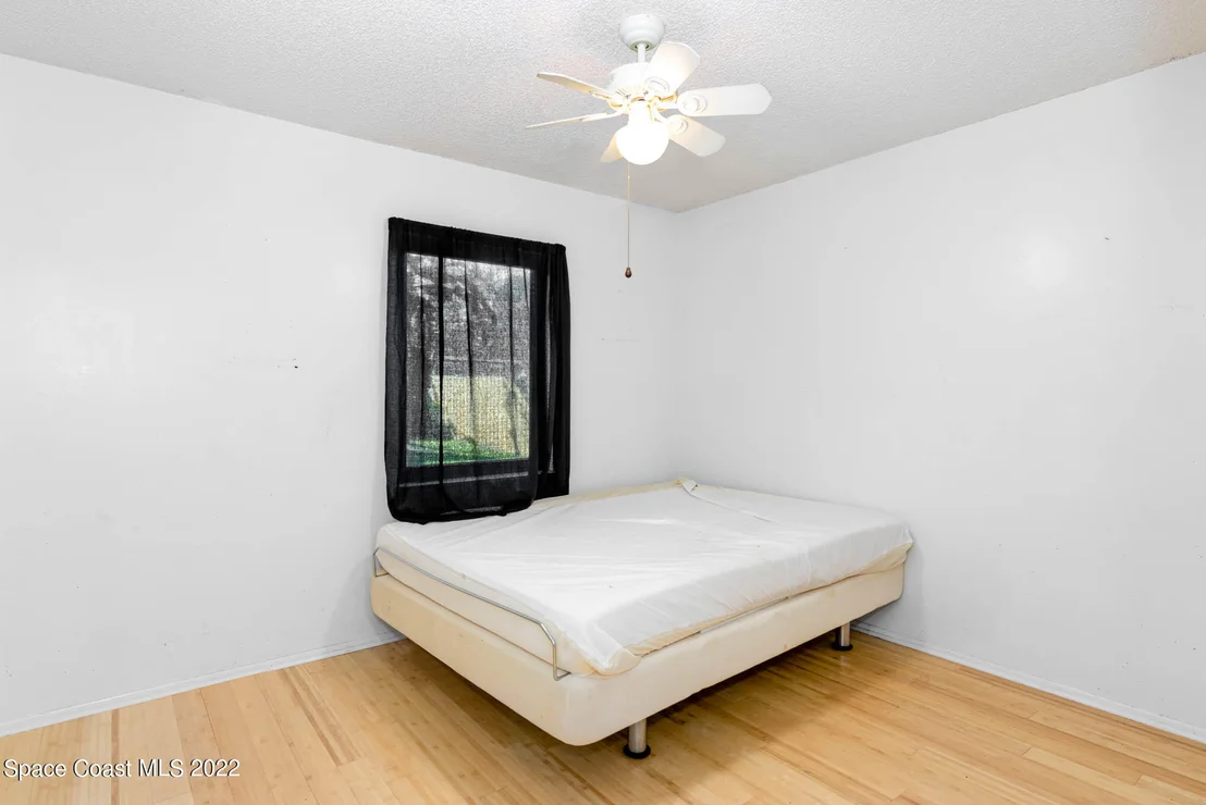 Photo of 1060 Emerald Road SE