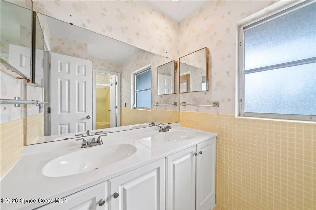 Photo of 934 Barbara Lane