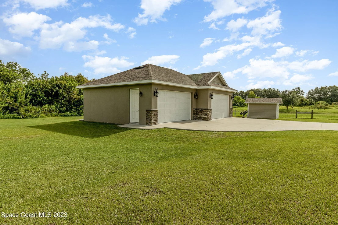 Photo of 3290 Aurantia Road
