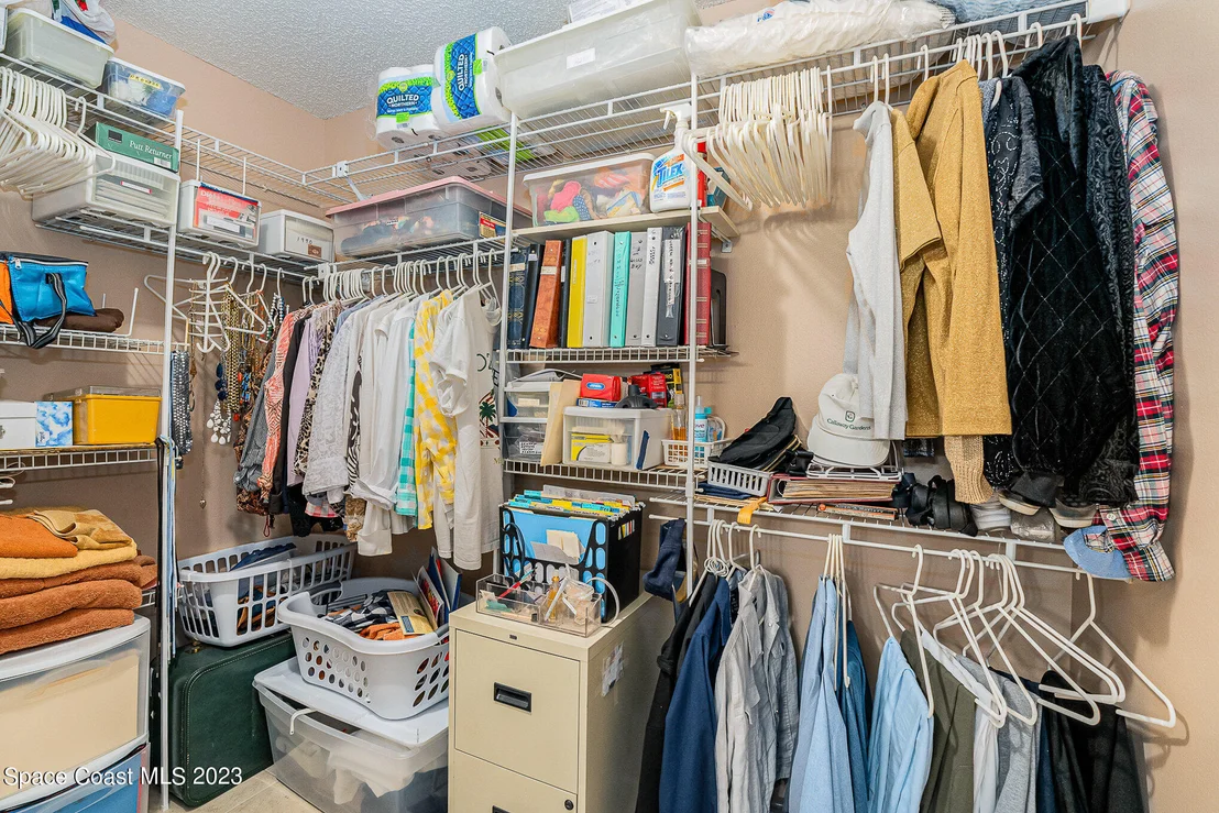 Photo of 1241 Lakeview Drive