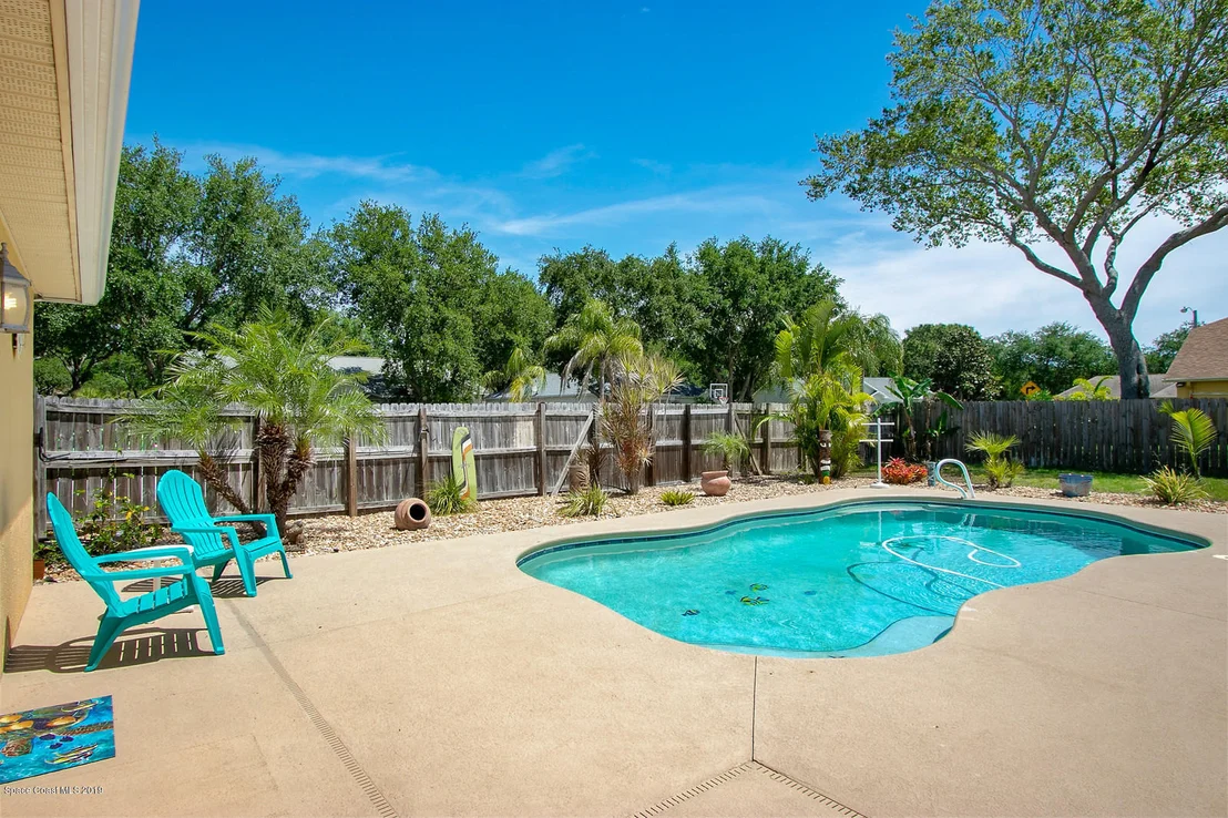 Photo of 2423 Mountain View Avenue