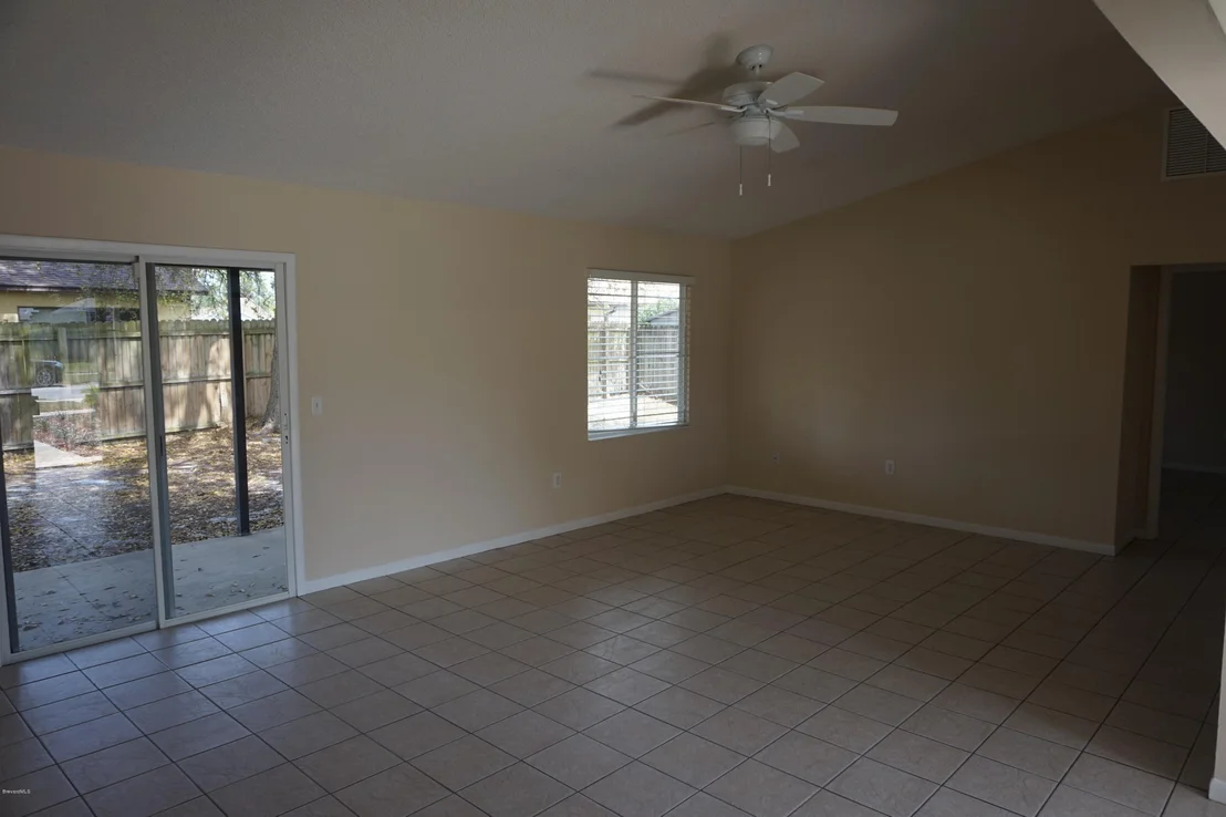 Photo of 850 Pine View Avenue