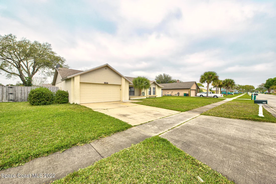 Photo of 2472 Nobility Avenue