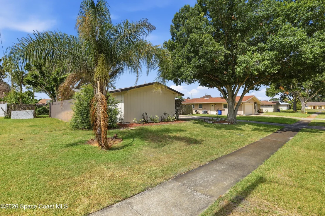Photo of 1139 Groves Drive