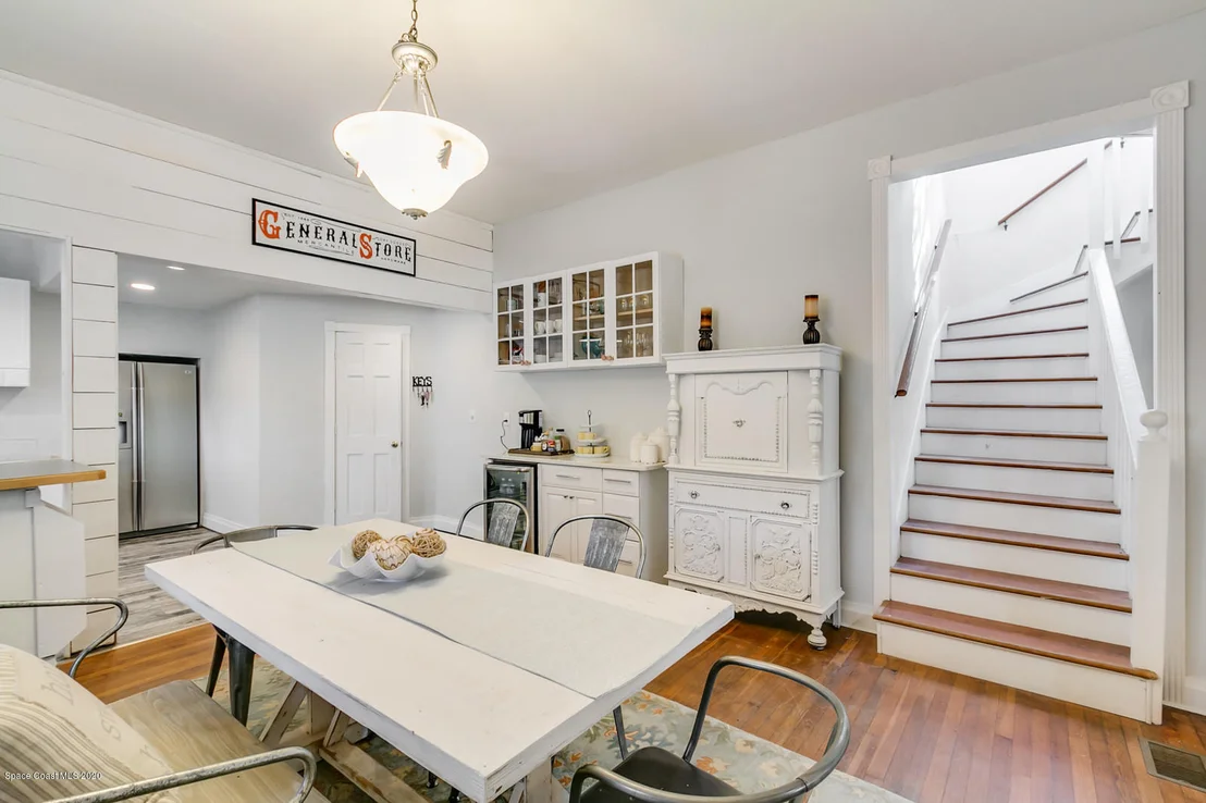 Photo of 14 Barton Avenue