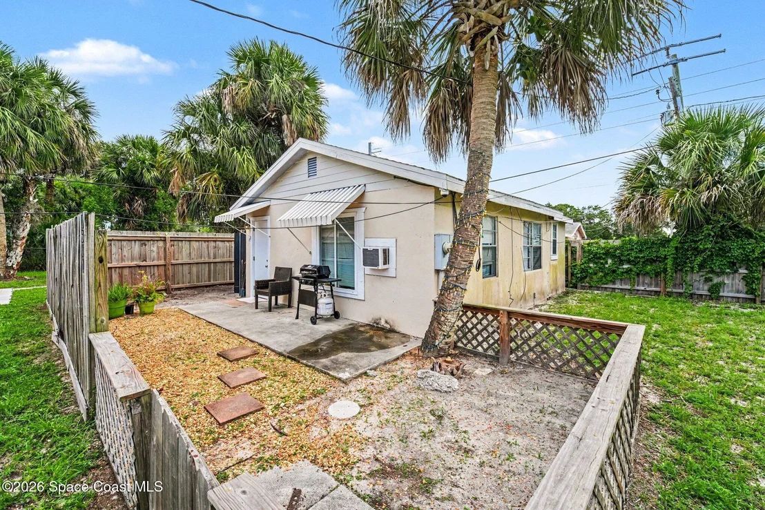 Photo of 1600 Avocado Avenue