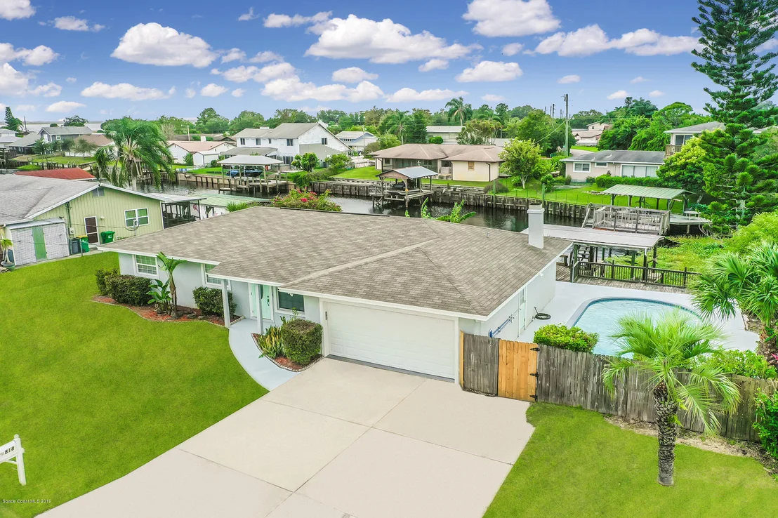 Photo of 818 Heron Road