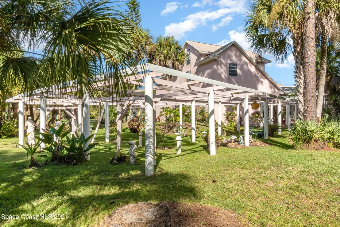 Photo of 1817 Laurel Oak Drive S