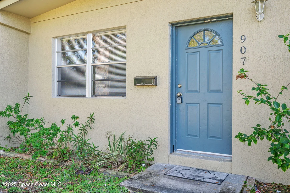 Photo of 907 Espanola Way