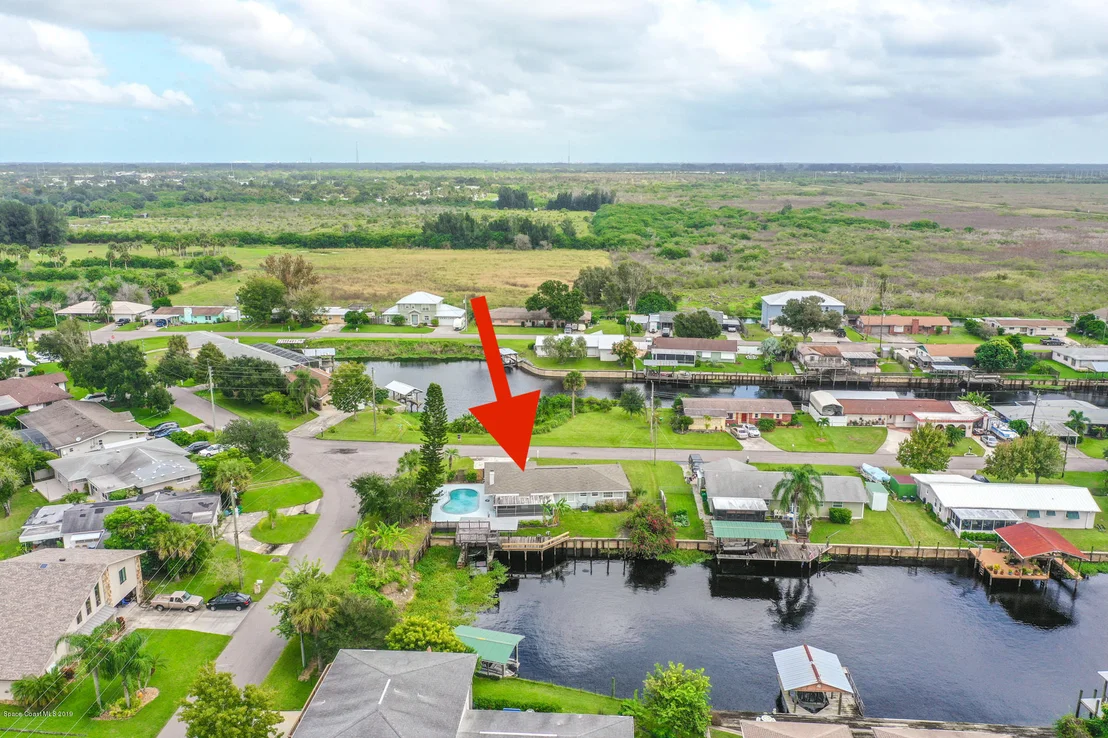 Photo of 818 Heron Road