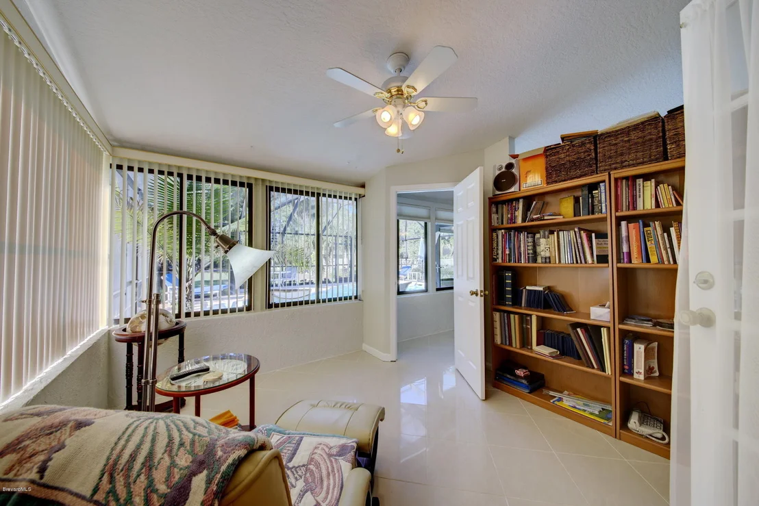 Photo of 1827 S Live Oak Drive