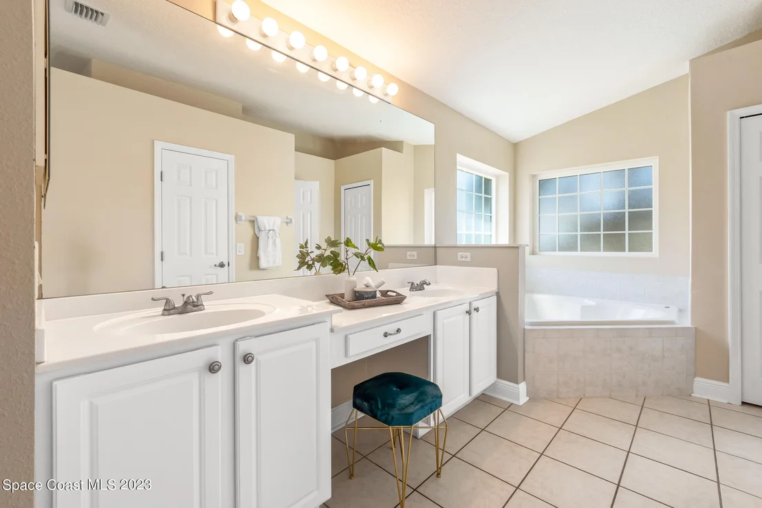 Photo of 4040 Estancia Way