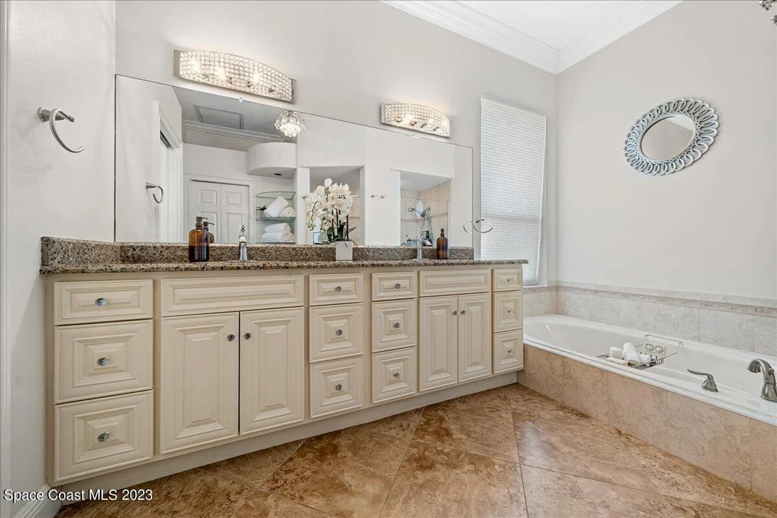 Photo of 208 Lanternback Island Drive