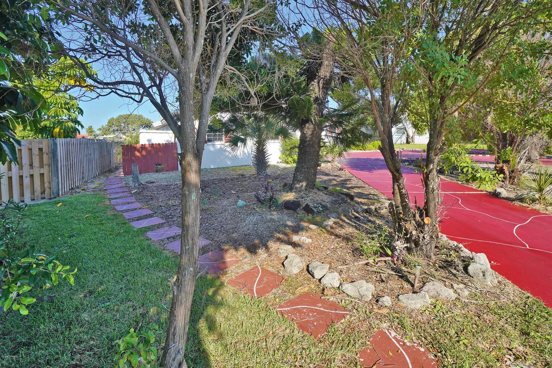 Photo of 4891 Fairview Drive