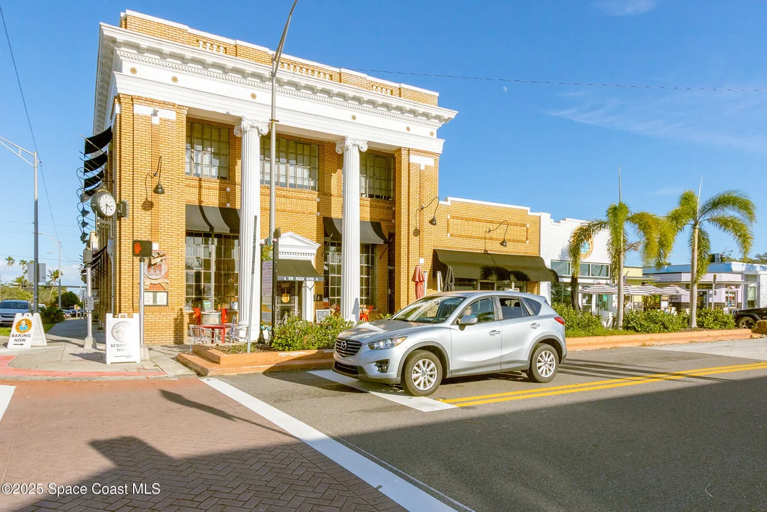Photo of 2356 Lakeview Drive