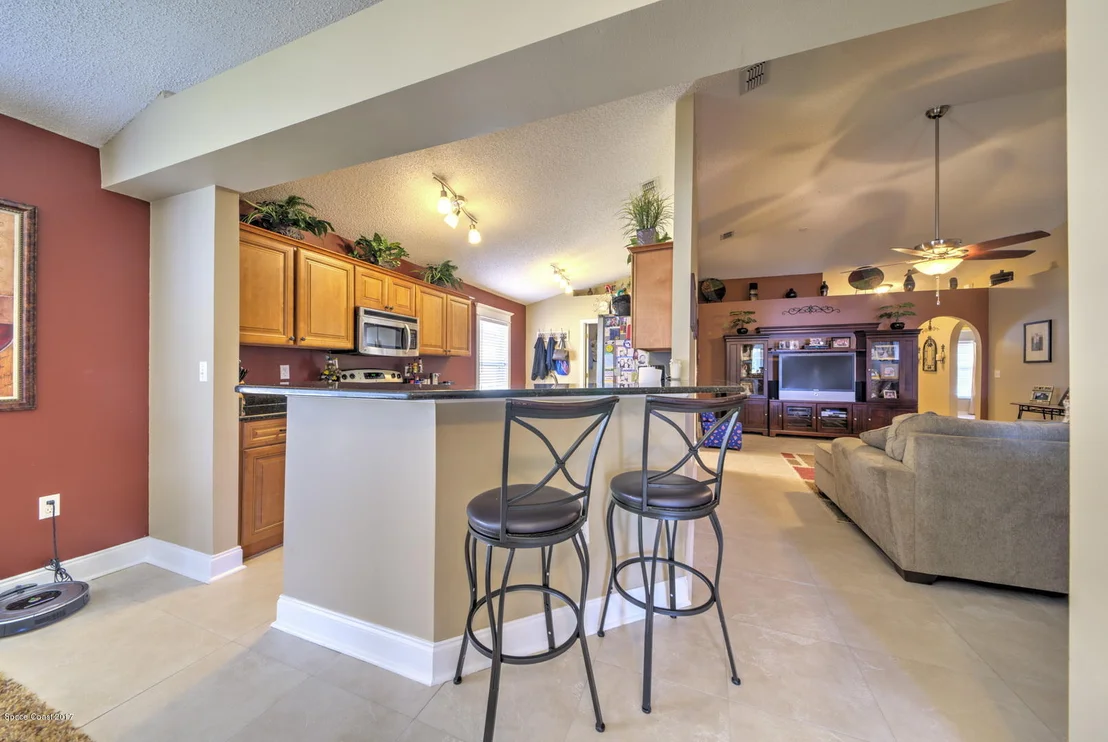 Photo of 1194 White Oak Circle