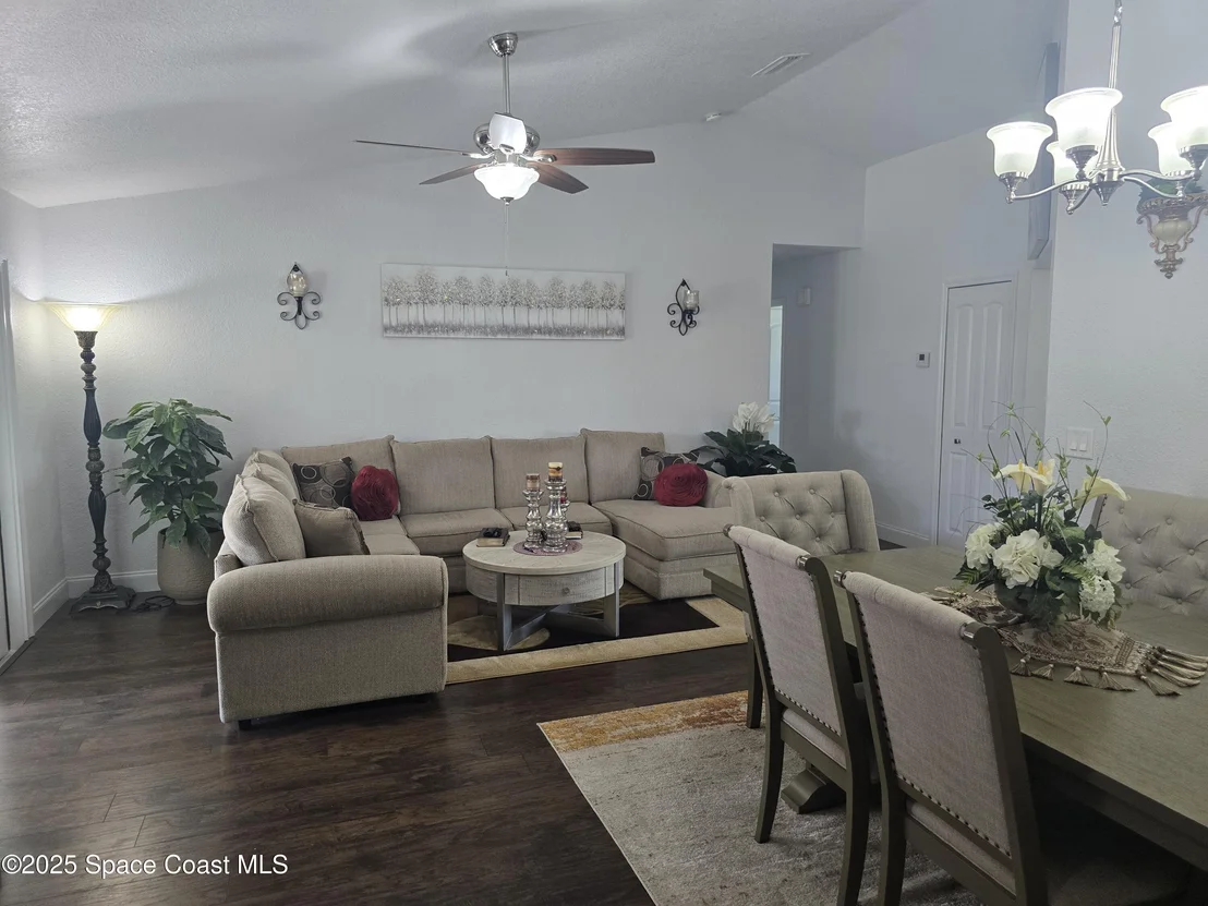 Photo of 834 Pine Shadows Avenue