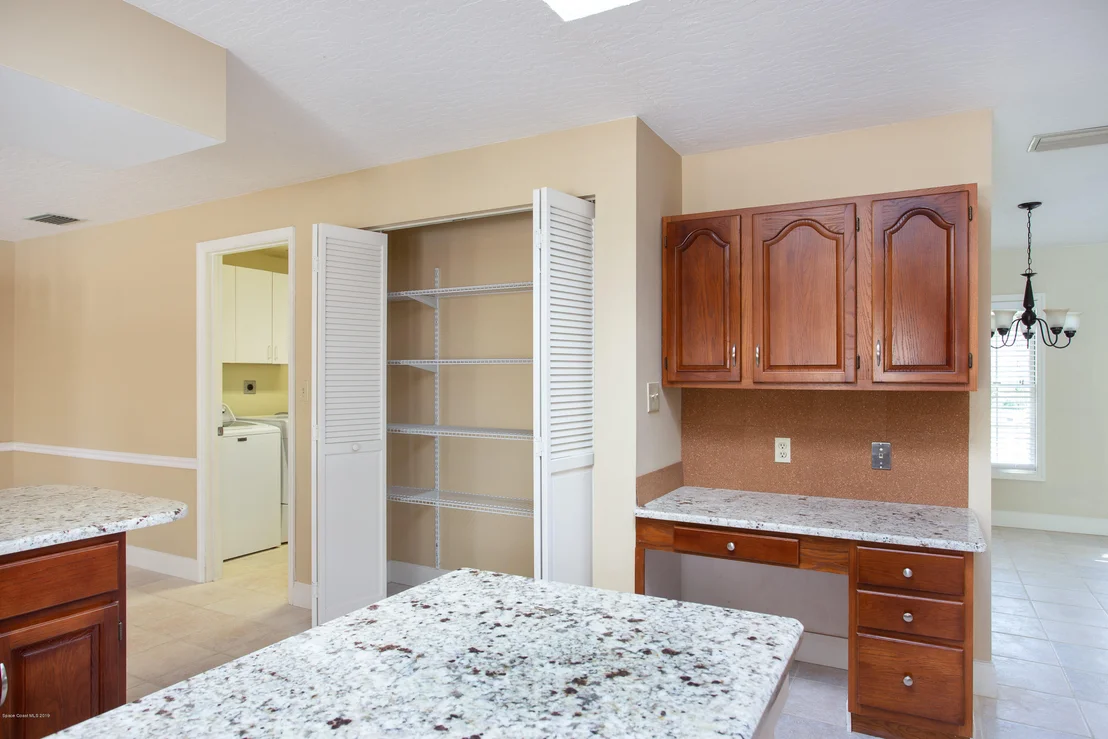 Photo of 1112 Scyphers Street NE