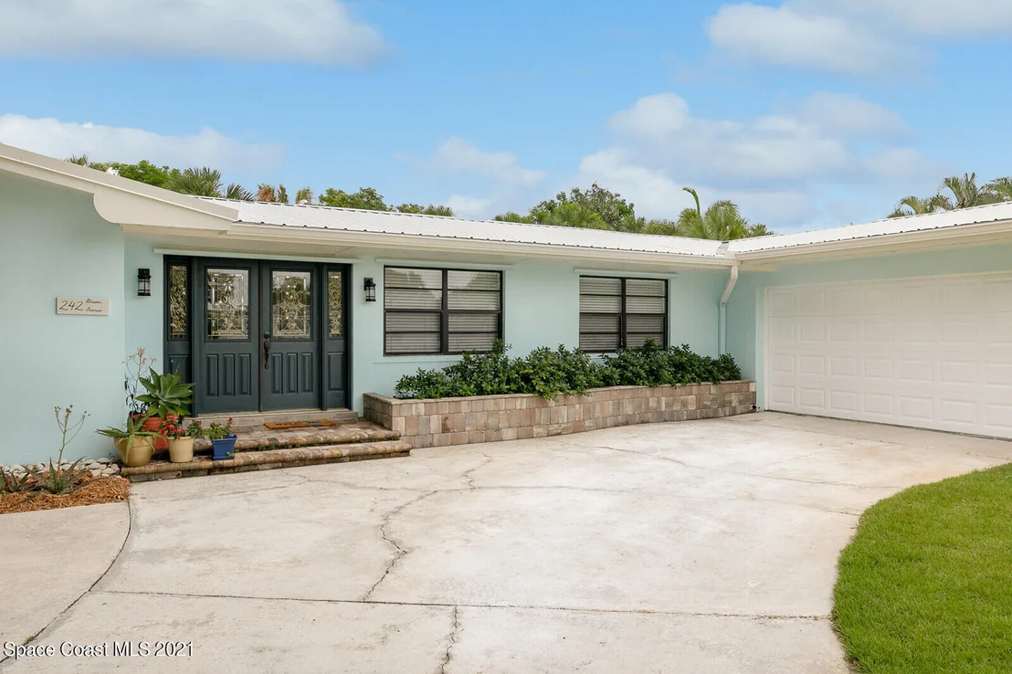 Photo of 242 Miami Avenue