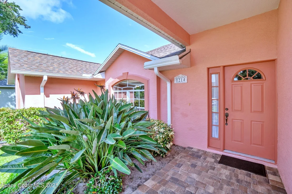 Photo of 1214 Walnut Grove Way