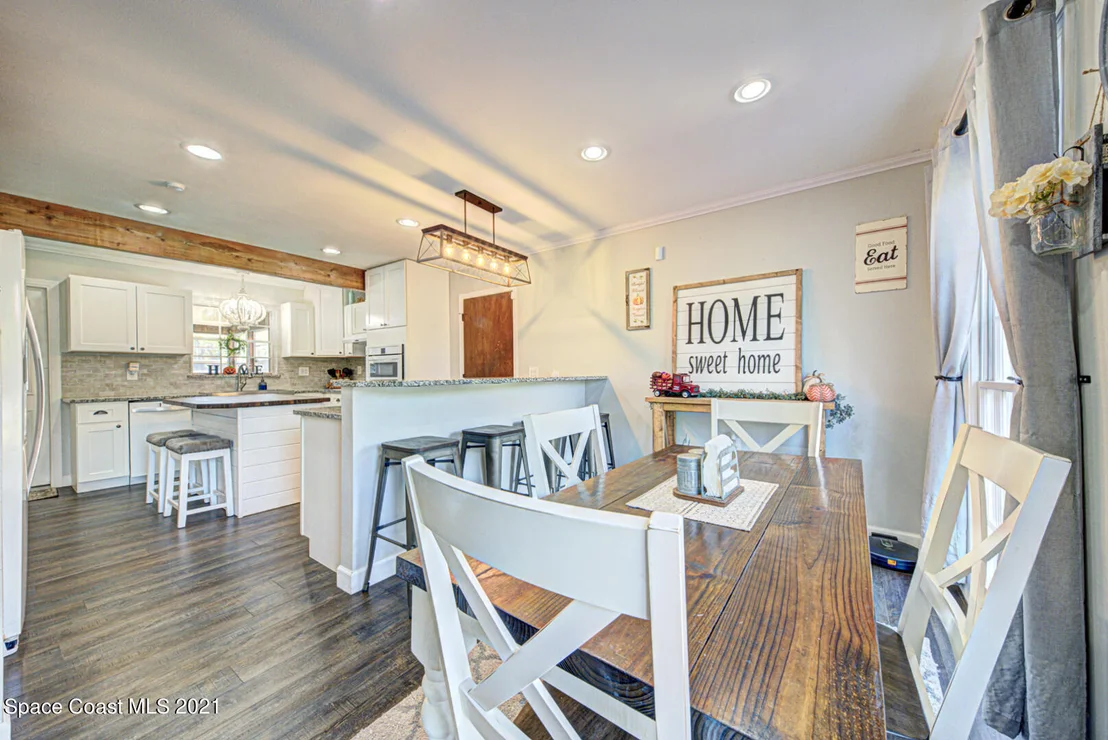 Photo of 200 Saldon Lane