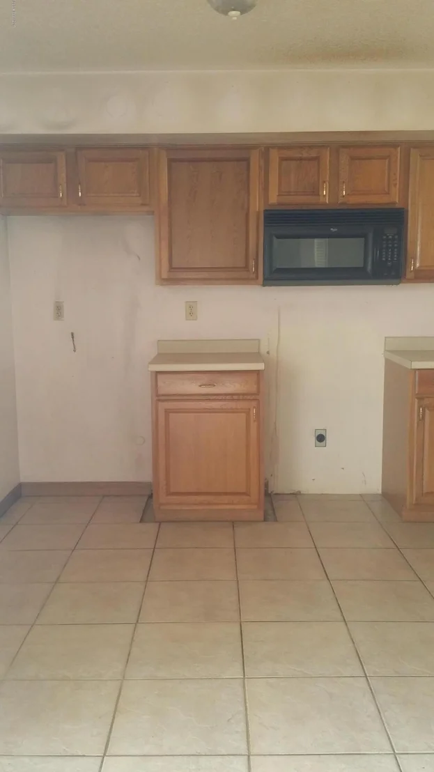 Photo of Unit R65 at 1880 Murrell Road