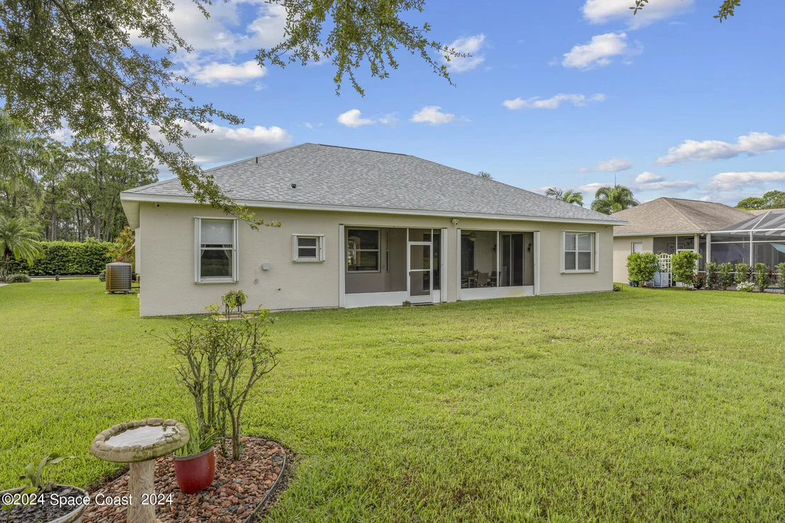 Photo of 1878 Windbrook Drive SE