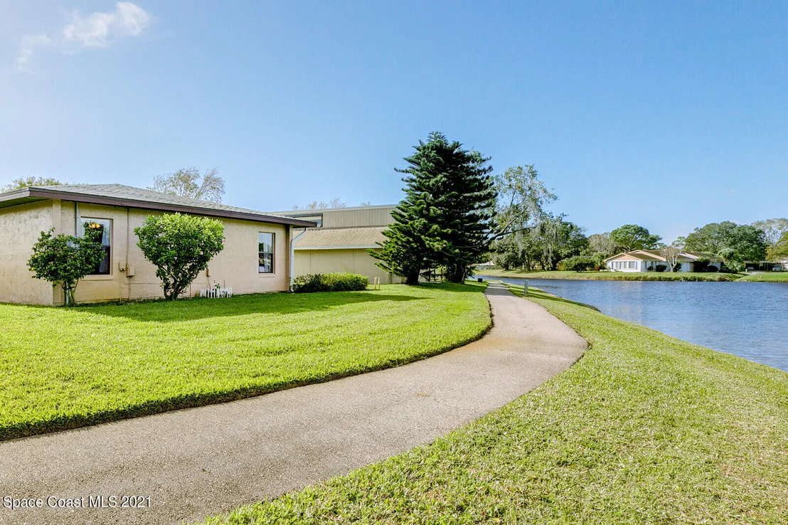 Photo of 310 Bayhead Drive