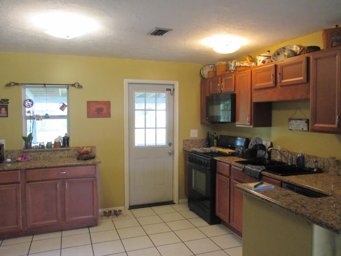 Photo of 2677 Hereford Road