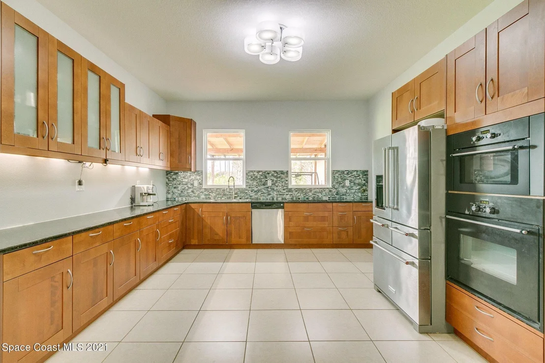 Photo of 925 Valkaria Road