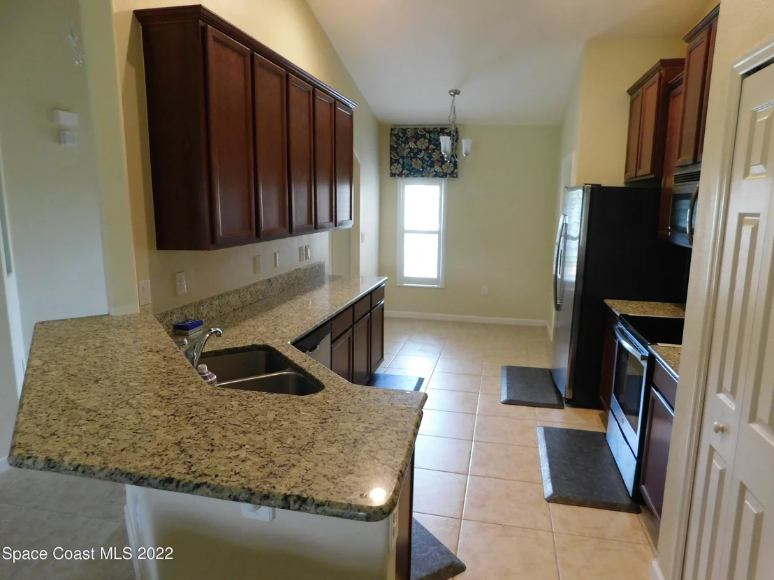 Photo of 431 Trymore Drive SE