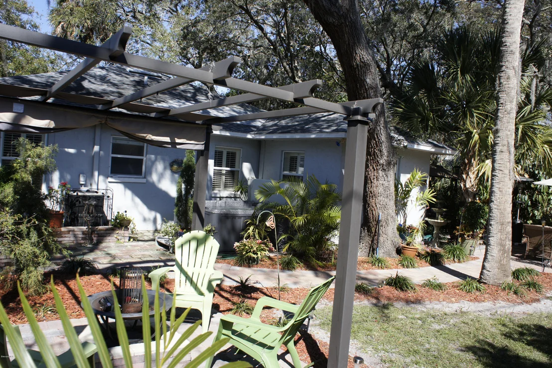 Photo of 555 Old Oak Street