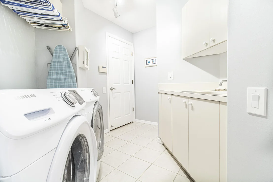 Photo of 735 Glengarry Drive