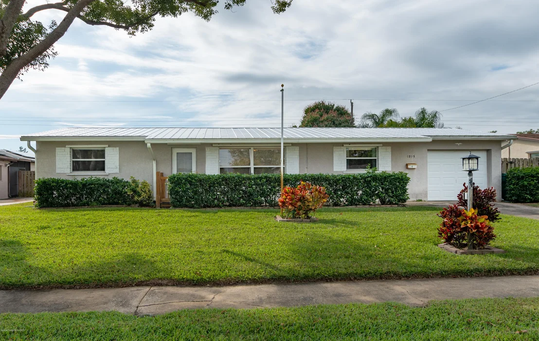 Photo of 1815 Ixora Drive W