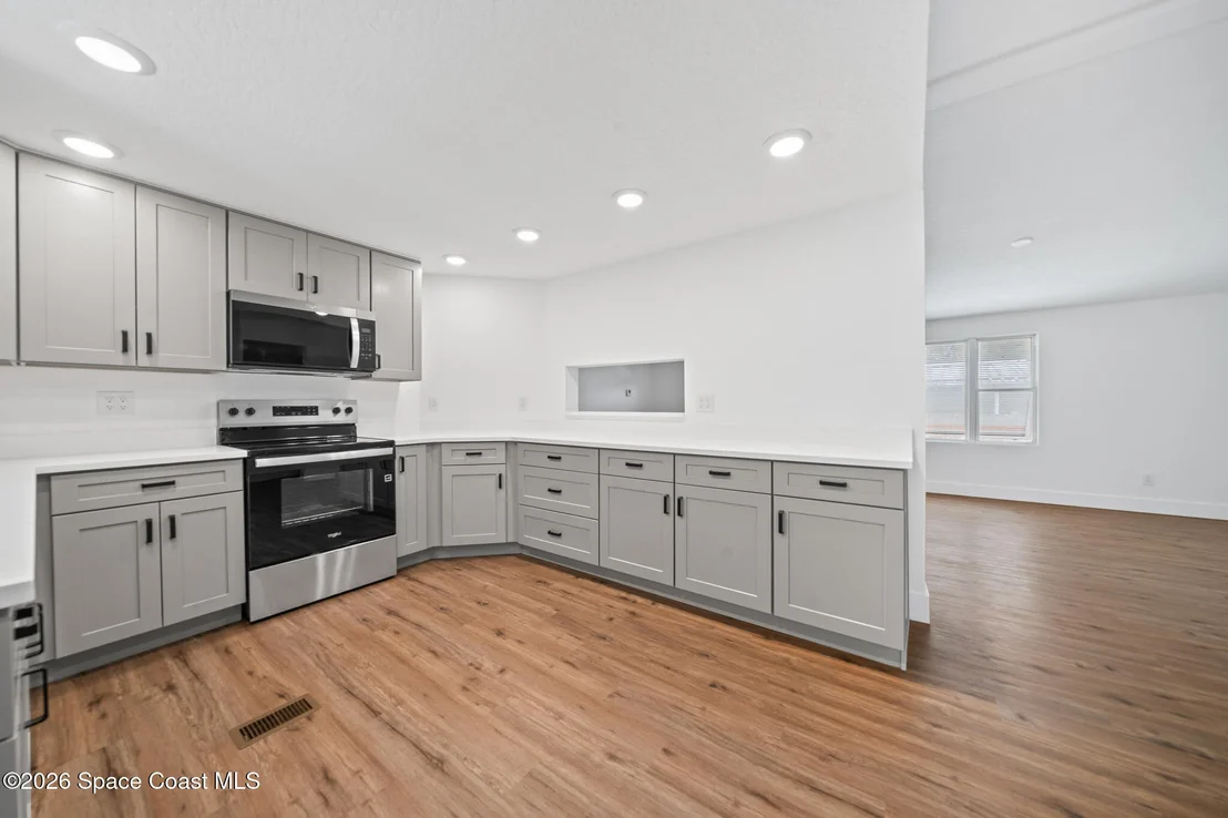 Photo of 935 Falcon Drive