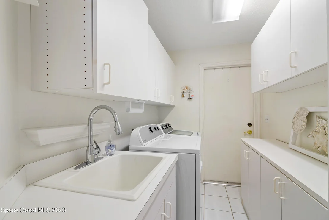 Photo of 2398 Golf Vista Boulevard