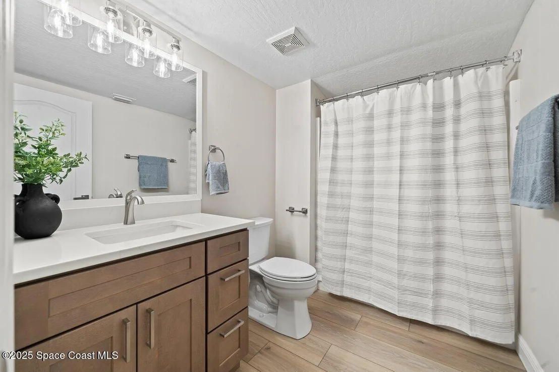 Photo of 5863 Newbury Circle