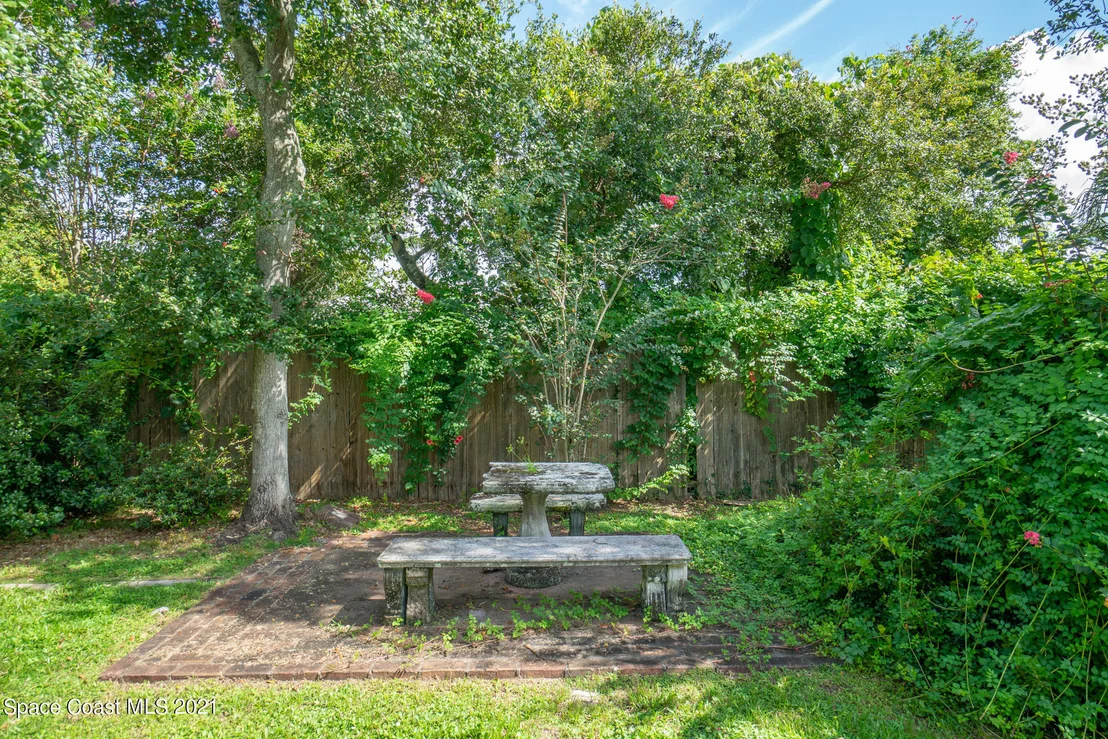 Photo of 4670 Robert Street