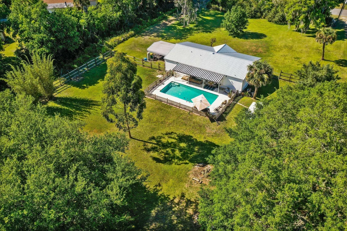 Photo of 2373 Parrish Road