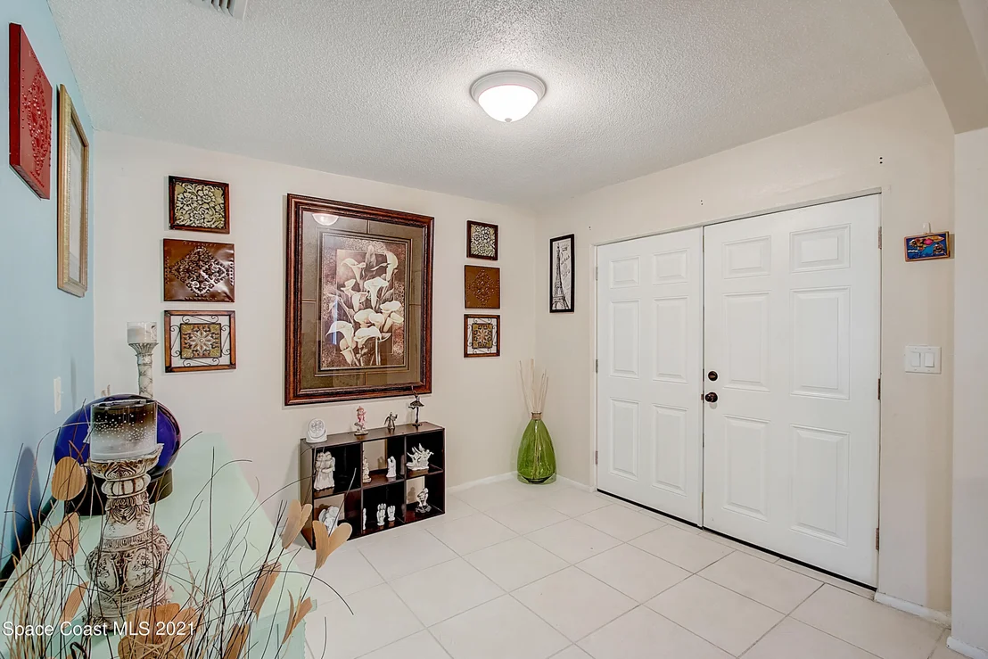Photo of 960 Brunswick Court