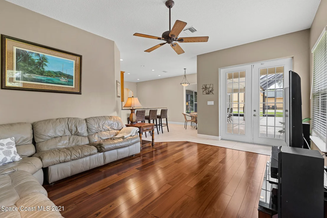 Photo of 1220 Tuckaway Drive
