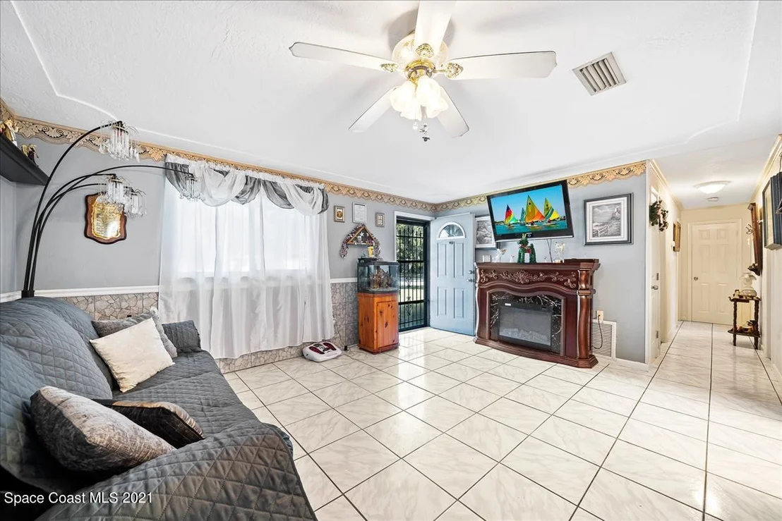 Photo of 2505 Hathaway Drive