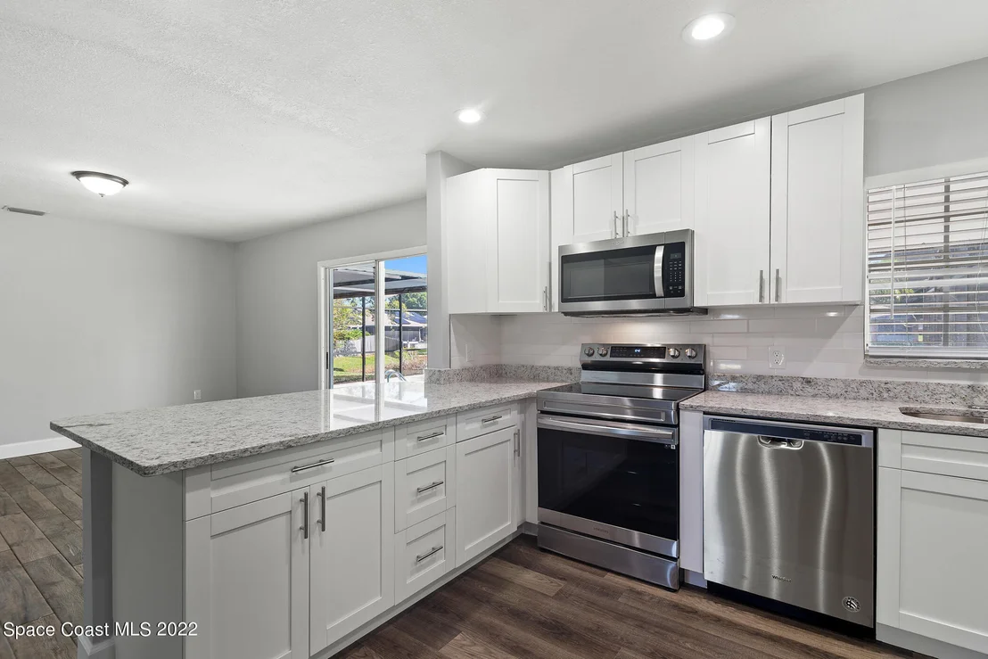 Photo of 1344 Heritage Acres Boulevard