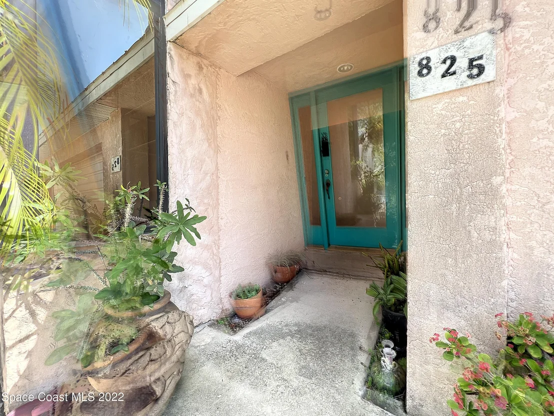 Photo of 825 Heron