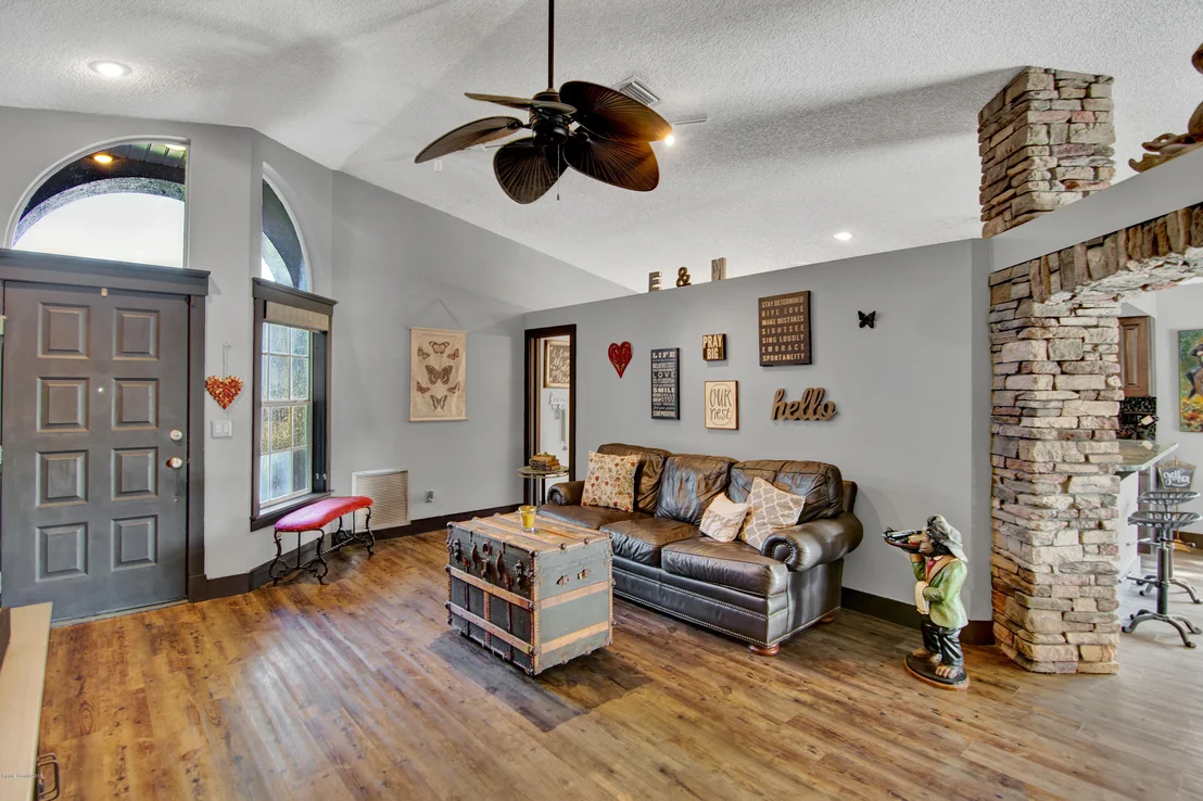 Photo of 8027 Bracken Lane