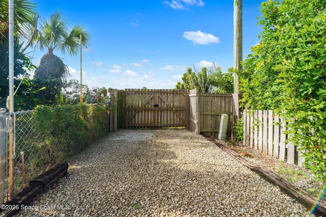 Photo of 241 Avenida Central