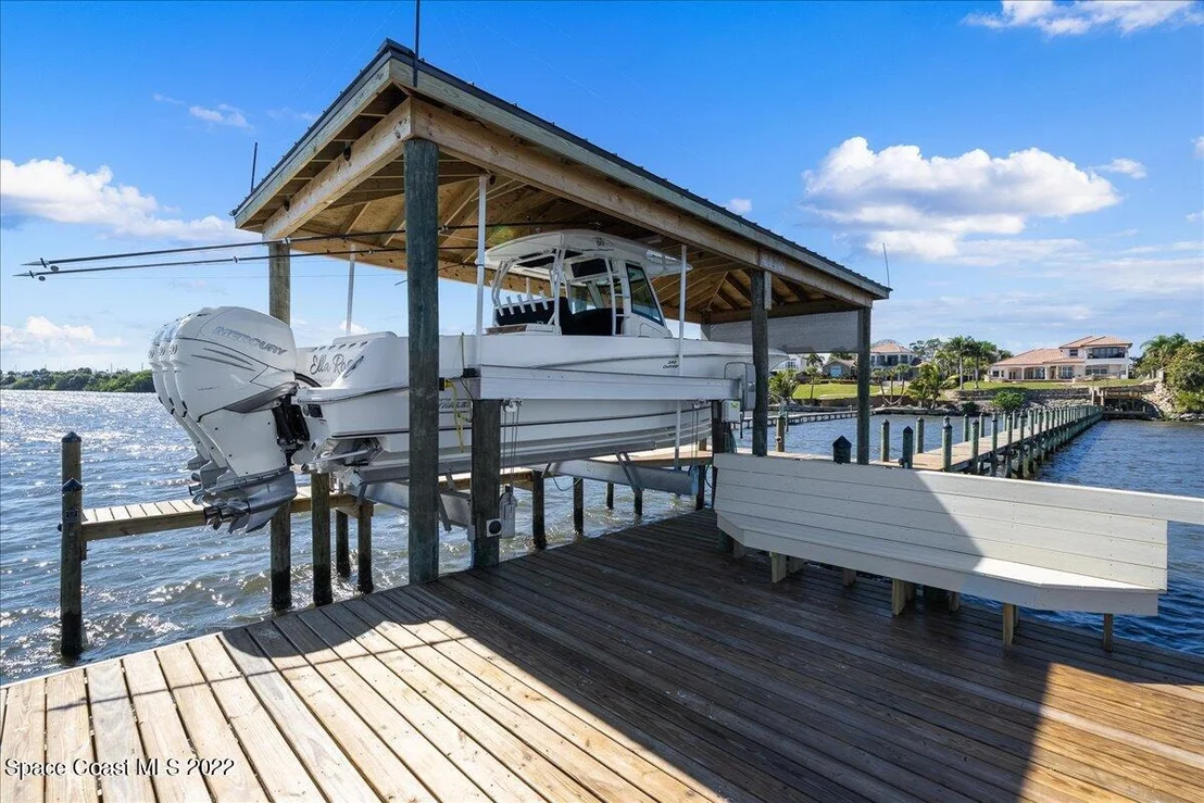 Photo of 671 Indian River Drive