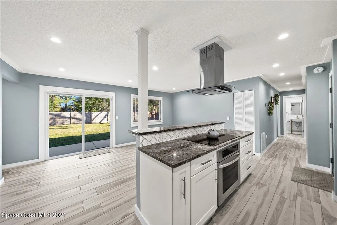 Photo of 1040 Grapefruit Road SE