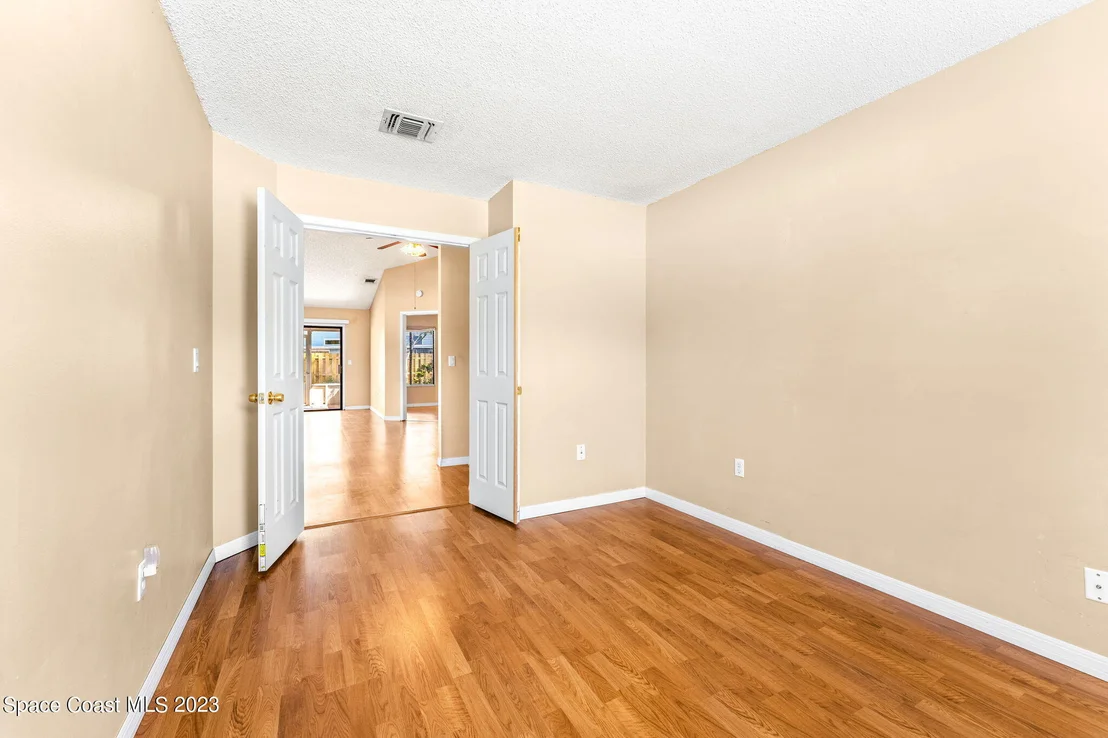 Photo of 770 White Pine Avenue