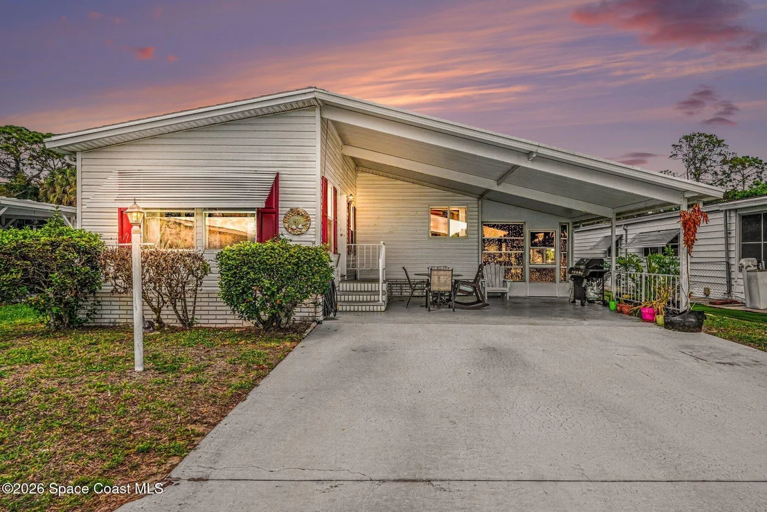 Photo of 210 Kiwi Drive